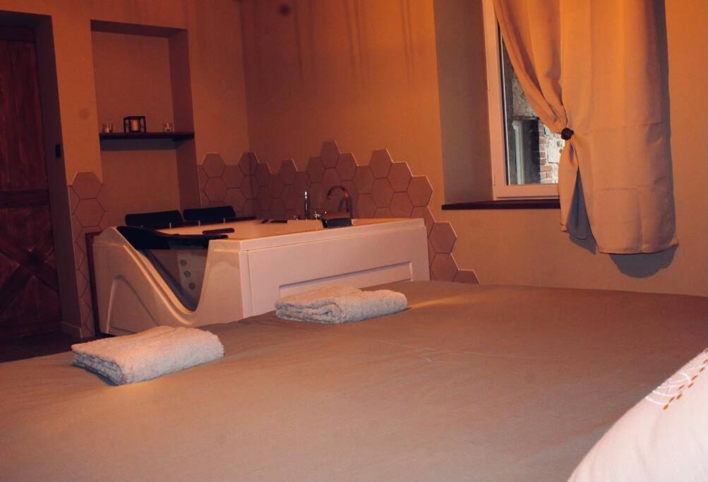 Superbe Appartement Avec Jacuzzi Et Jardin Prive Marlhes Exteriér fotografie
